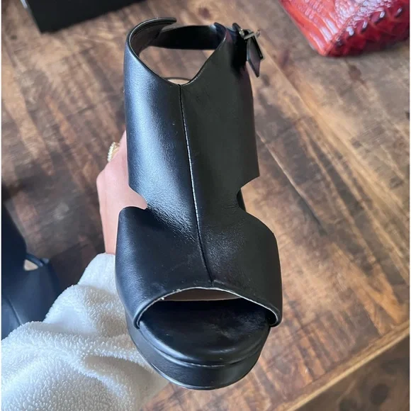 Gianni Bini heels - Picture 2 of 8